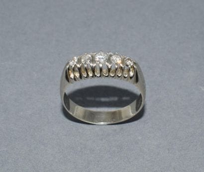 BAGUE jarretière originale en or blanc 18k...