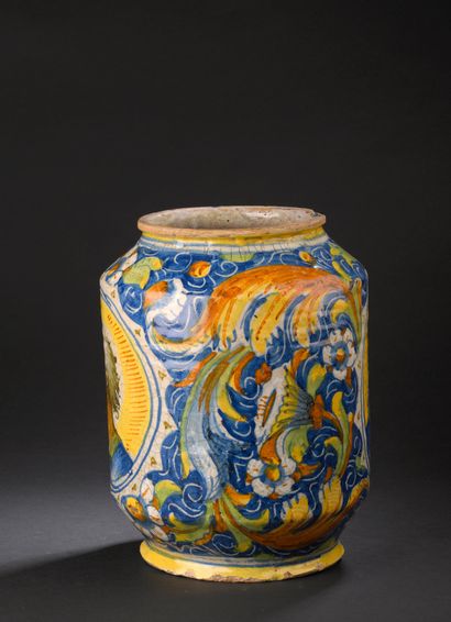 Venice
Albarello in majolica with polychrome...
