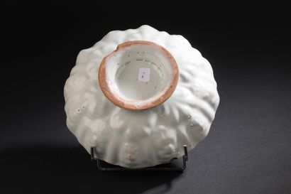 Faenza
Earthenware bowl with contoured rim,...