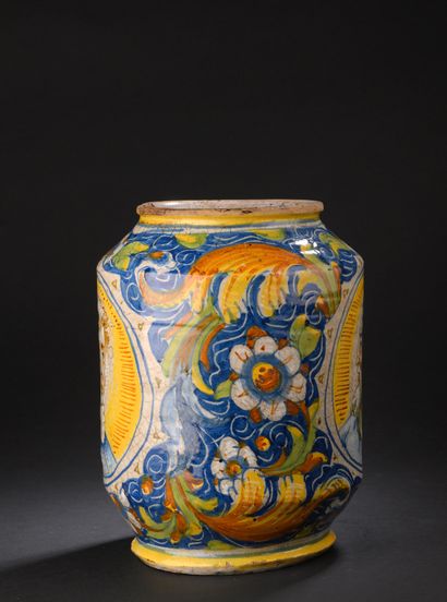 Venice
Albarello in majolica with polychrome...