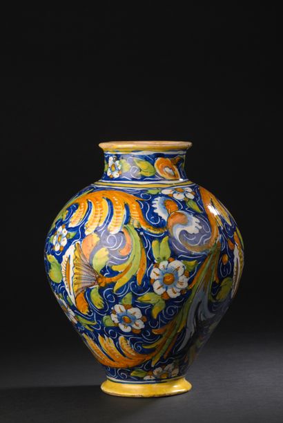 Venice
Baluster-shaped majolica vase with...