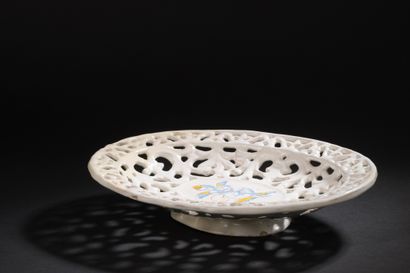 Faenza
Oval openwork bowl decorated with...