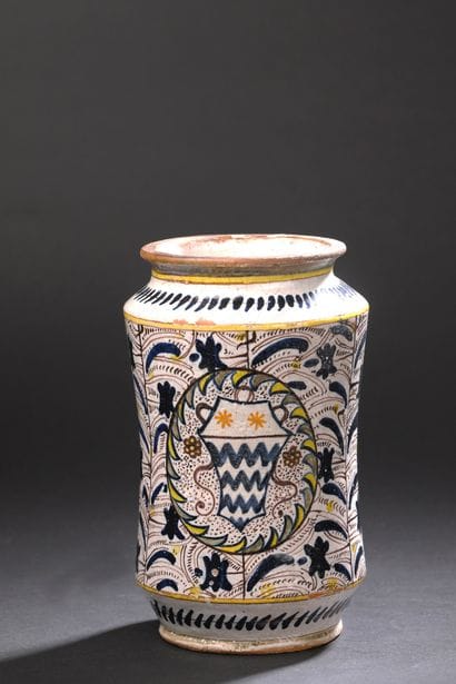 Tuscany, Montelupo
Albarello in majolica...