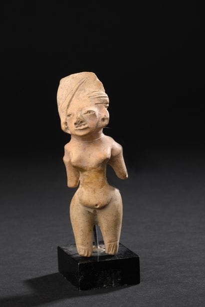 Venus Callipyge with atrophied arms and legs.
legs....