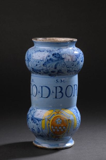 Rome
Double-chamfered albarello decorated...