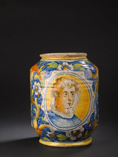 Venice
Albarello in majolica with polychrome...