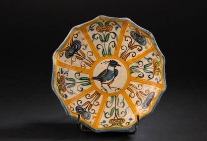 Montelupo
Earthenware dodecagonal bowl with...