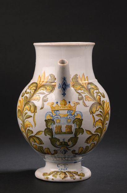 CASTELLI
Earthenware dish with polychrome...