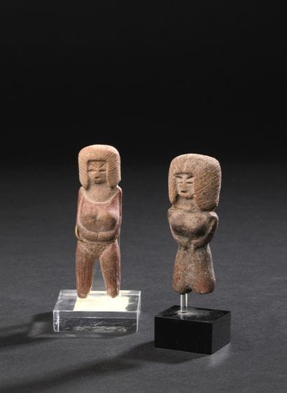 Set of 2 Valdivia goddesses.
Brown terracotta...