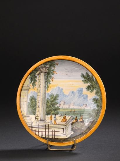CASTELLI
Small bowl with polychrome decoration...