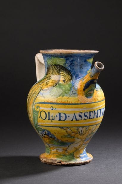 Urbania
A majolica dish with polychrome decoration...