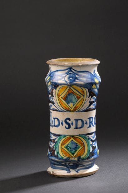 Deruta
Slightly curved majolica albarello...