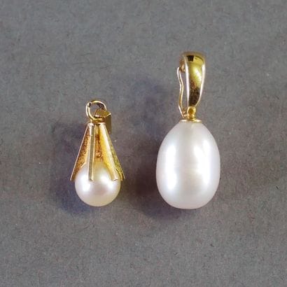 ENSEMBLE en or jaune 18k (750/°°) comprenant...