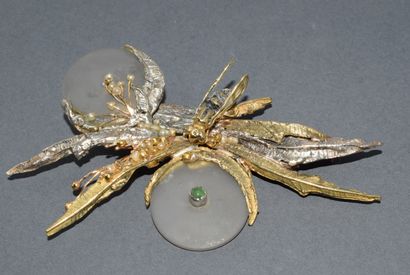 BROCHE en or jaune 18k (750/°°) et argent...