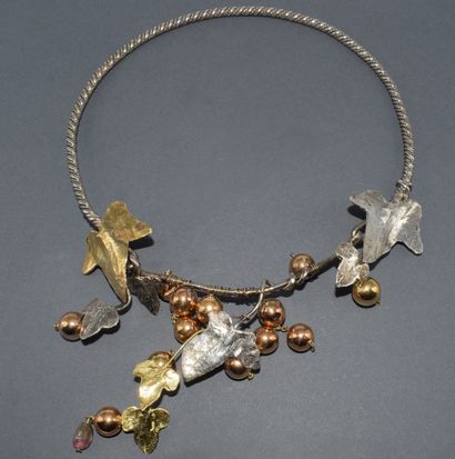 IMPOSANT COLLIER TORQUE en or jaune 18k (750/°°)...