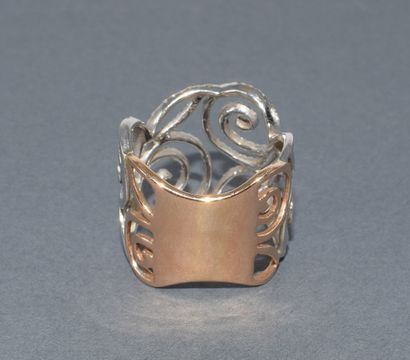 BAGUE or jaune et blanc 18k (750/°°) la partie...