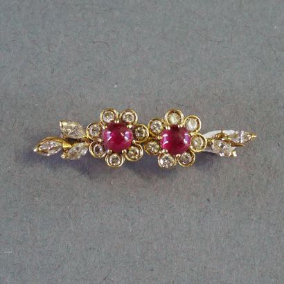 PETITE BROCHE BARRETTE en or jaune 14k (585/°°)...