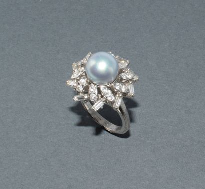 BAGUE MARGUERITE en or blanc 18k (750/°)...