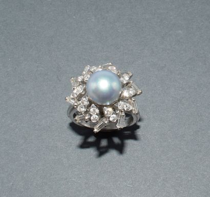 BAGUE MARGUERITE en or blanc 18k (750/°)...