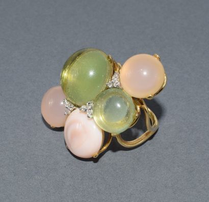 IMPOSANTE BAGUE en or jaune 18k (750/°°)...