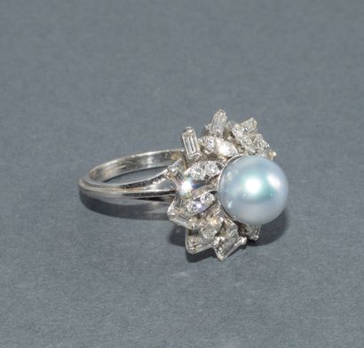 BAGUE MARGUERITE en or blanc 18k (750/°)...