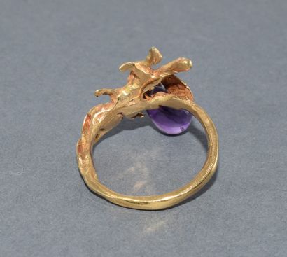 BAGUE en or jaune 18k (750/°°) ornée d’un...