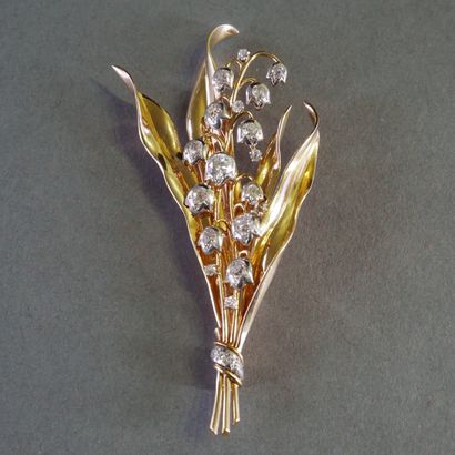 BROCHE en or jaune 18k (750/°) et platine...