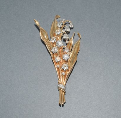 BROCHE en or jaune 18k (750/°) et platine...