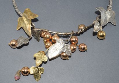 IMPOSANT COLLIER TORQUE en or jaune 18k (750/°°)...