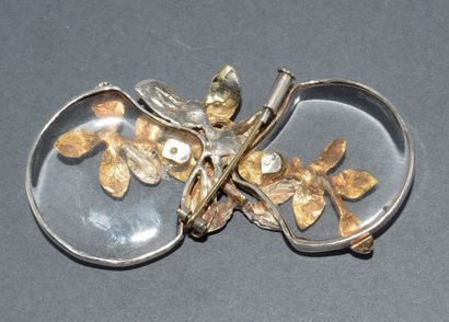 BROCHE en or jaune 18k (750/°°) et argent...