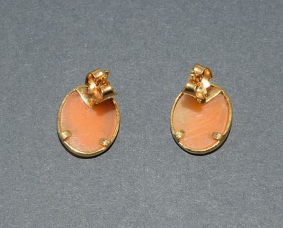 PAIR OF EARRINGS in 18k (750/°°) yellow gold,...