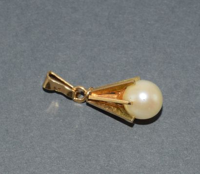 VINTAGE PENDANT in 18k (750/°°) yellow gold...