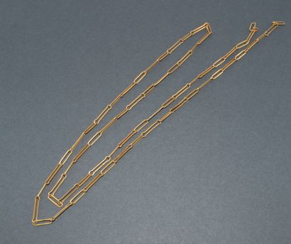 CHAIN in 18k (750/°°) yellow gold, rectangular...