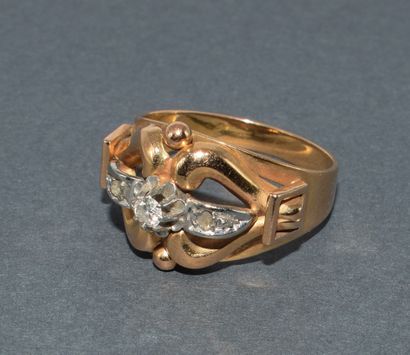 RING in 18k (750/°°) pink gold featuring...
