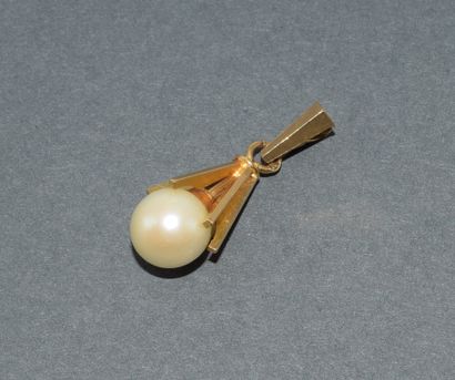 VINTAGE PENDANT in 18k (750/°°) yellow gold...