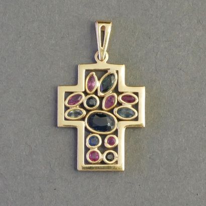 CROSS PENDANT in 18k (750/°°) yellow gold...