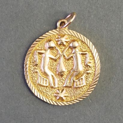 18k (750/°°) yellow gold PENDANT representing...