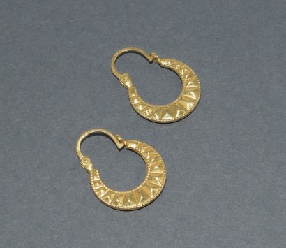 Set of 2 PAIRS OF CRÉOLES in 18k (750/°°)...