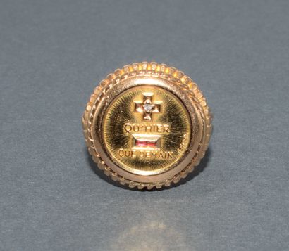 RING in 18k (750/°°) yellow gold adorned...