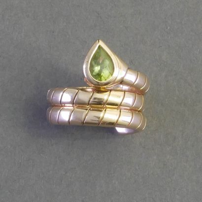 RING in 14k (585/°°) yellow gold forming...