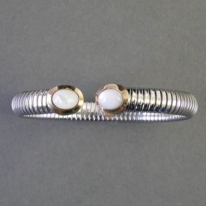 Semi-rigid open bracelet in 