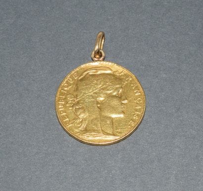 PIECE PENDANT in 18k (750/°°) yellow gold...