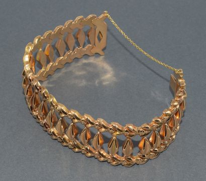BRACELET in 18k (750/°°) yellow gold adorned...