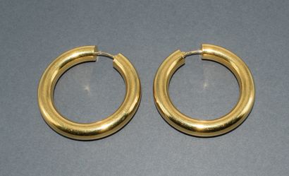IMPORTANT PAIR OF CREOLES in 18k (750/°°)...