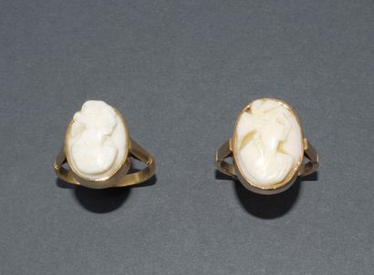 Lot of 2 RINGS in 18k (750/°°) yellow gold,...
