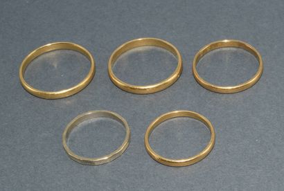 LOT OF 5 ALLIANCES in 18k (750/°°) yellow...