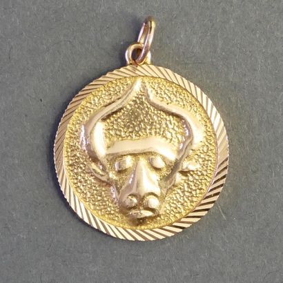 18k (750/°°) yellow gold PENDANT representing...