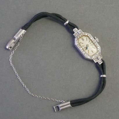 WATCH in platinum (minimum 850/°°) with rectangular...