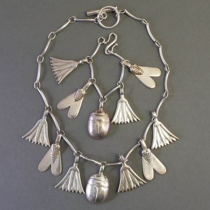 PEGGY HUYN KINH
COLLIER et BRACELET en argent...