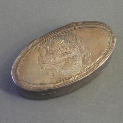 Oval silver box (min 800/°°) with chased...